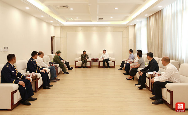 2021年5月7日 羅增斌會見報(bào)告團(tuán)成員（記者 賴杰 攝）.JPG