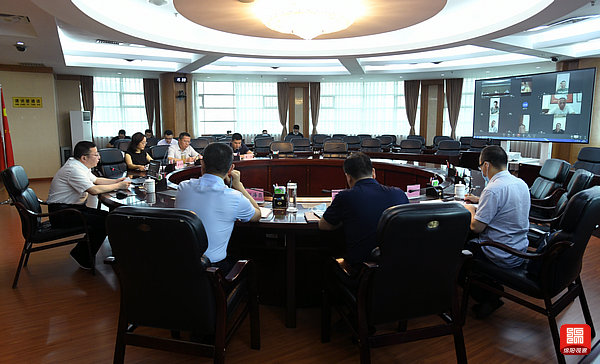 2021年7月25日，元方主持召開疫情防控應急指揮部會議  張莉 攝.jpg