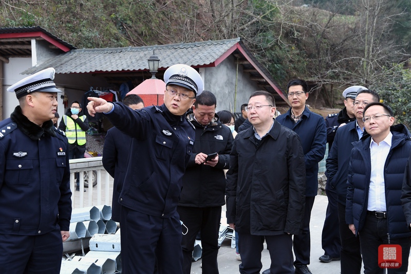 2022年1月9日，元方赴江油督導(dǎo)道路交通安全隱患整治2  張莉 攝.jpg
