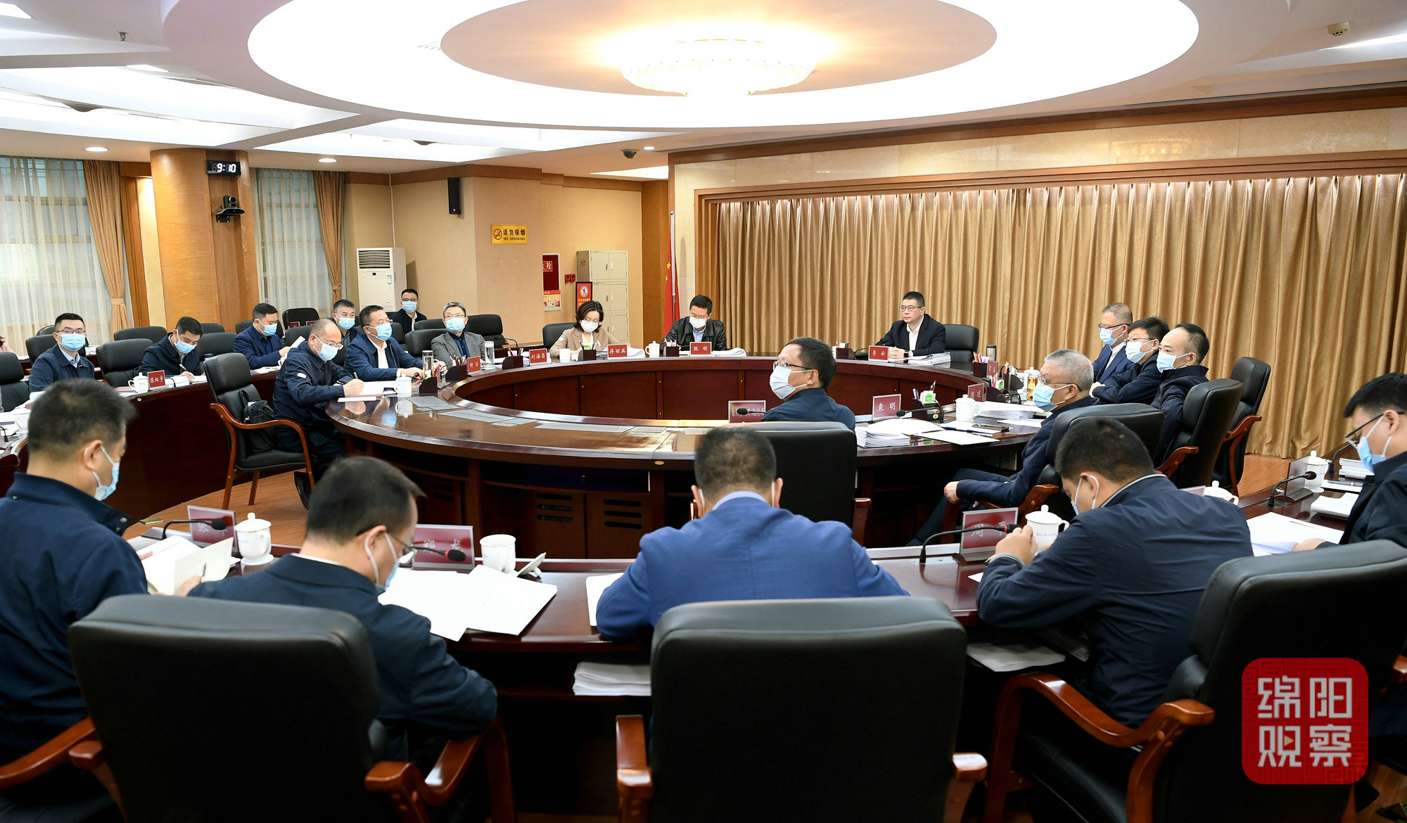 2022年10月12日，市政府第38次常務(wù)會  張莉 攝.jpg