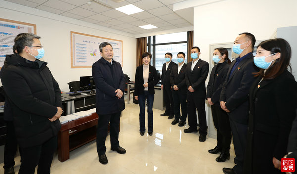 2022年2月7日 曹立軍在科知局看望干部職工（記者 賴(lài)杰 攝）.jpg