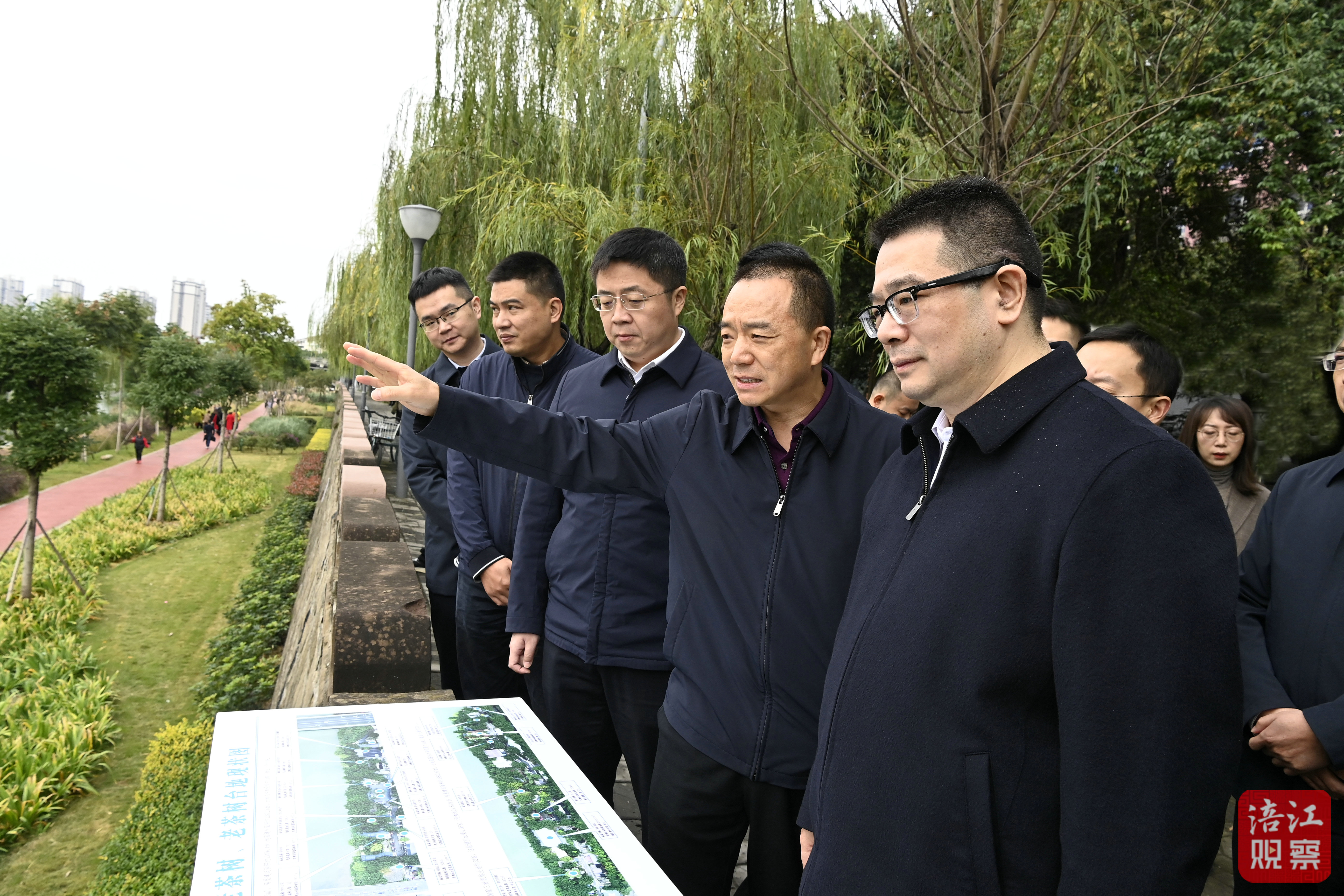2023年11月15日，李云開(kāi)展巡河并調(diào)研城區(qū)環(huán)境整治工作（巡河）3 張莉 攝.jpg