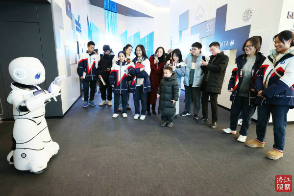 參觀科技智谷5G園、綿陽科技創(chuàng)新館、凱德非遺集市4.jpg